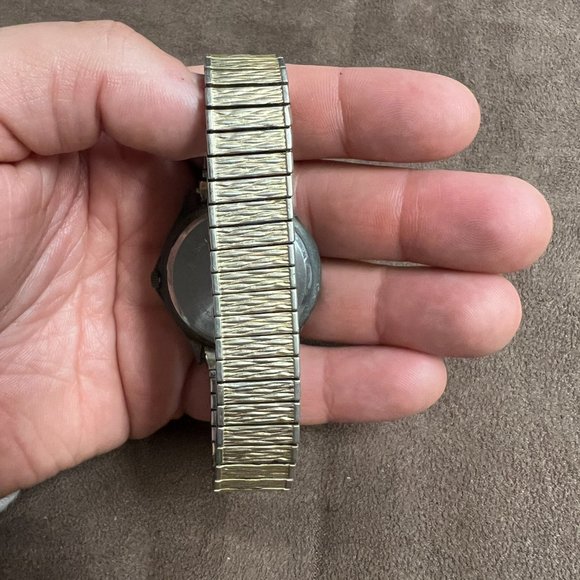 Vintage Sasson Quartz Watch‎ Women Bronze Tone Green Dial - Picture 5 of 6